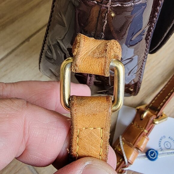 Louis Vuitton Vernis Amarante Patent Leather Bellflower Crossbody Handbag PM - Picture 5 of 11